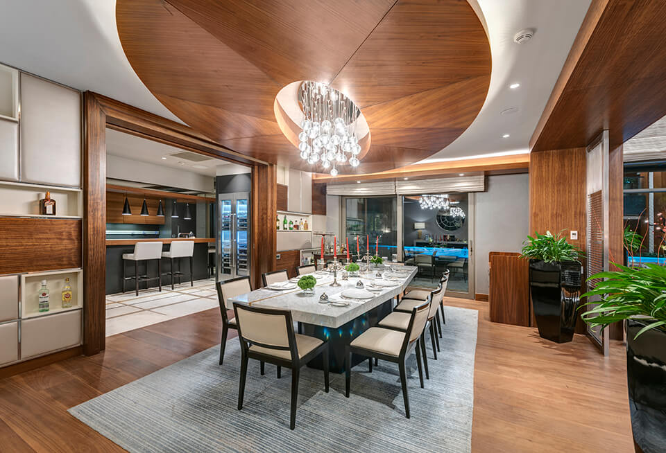 Regnumcarya Crown Villa Dining Area