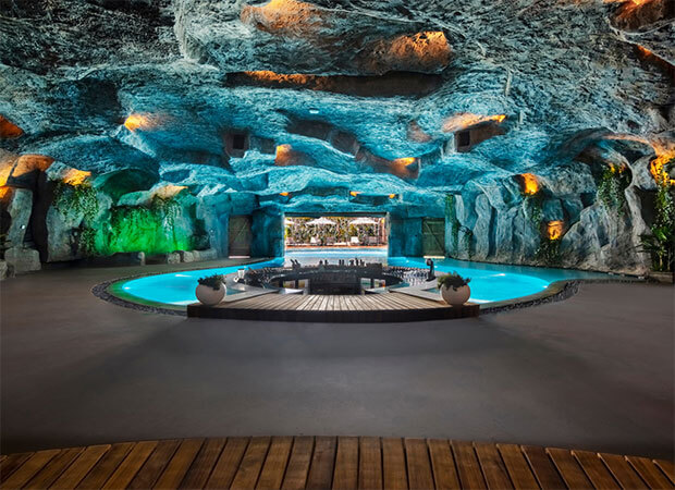 Antalya Hotels | Regnum Carya | Villas | Pool Bar